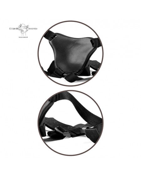 Arnés Strap On Dama con dildo solido de 17cm Body Dock Kit Pipedream